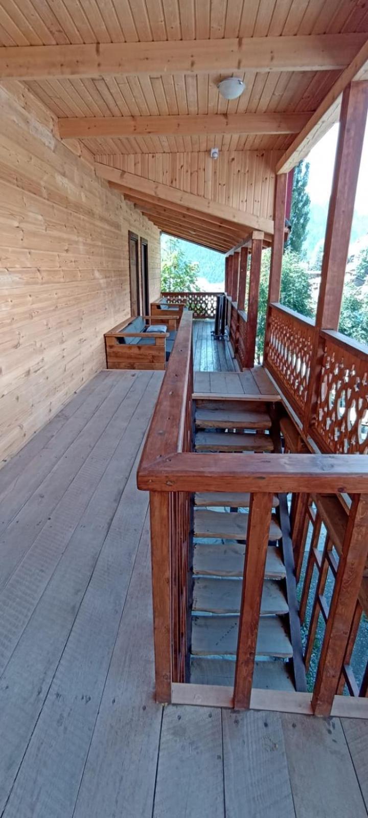 Guest House Shina Omalo Buitenkant foto