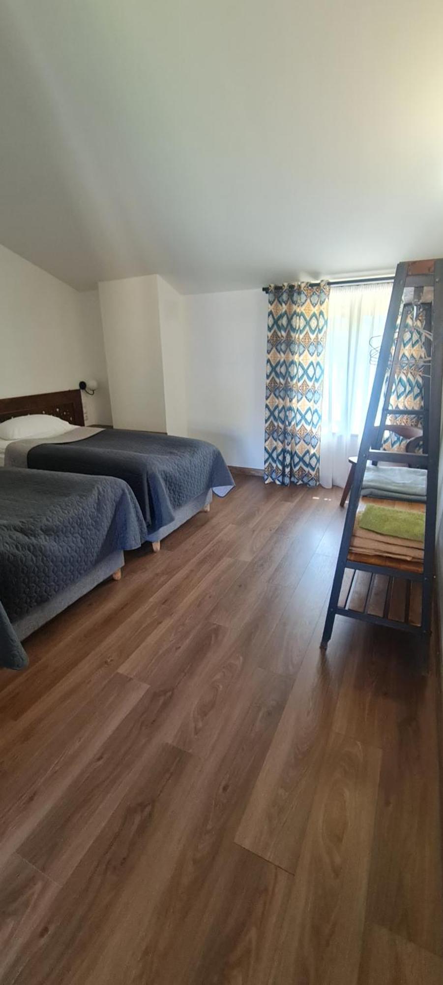Guest House Shina Omalo Buitenkant foto